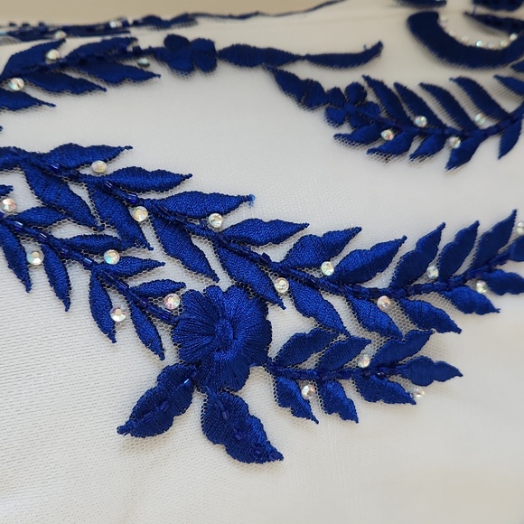 Size 6 Splash Prom white and royal blue lace applique cocktail prom style - Picture 10 of 15